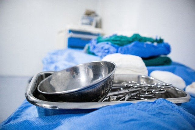 Narzędzia chirurgiczne – dlaczego są one właśnie tak skonstruowane?